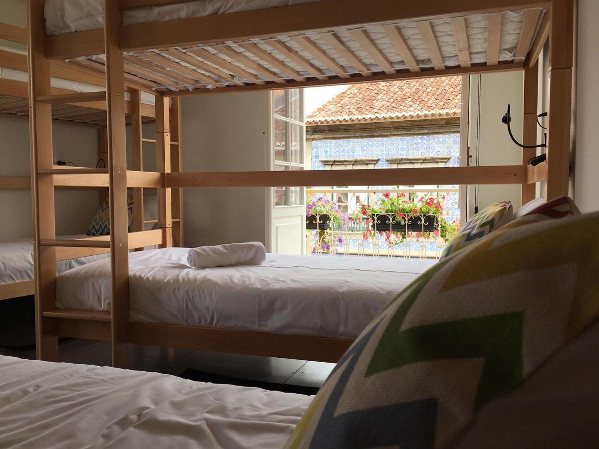 Globo Happy Hostel Angra do Heroismo Exterior photo