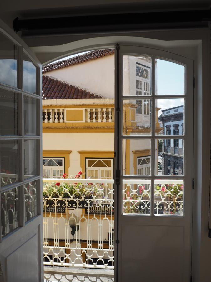 Globo Happy Hostel Angra do Heroismo Exterior photo