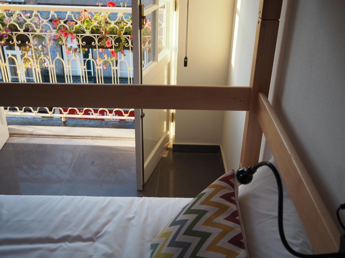 Globo Happy Hostel Angra do Heroismo Exterior photo